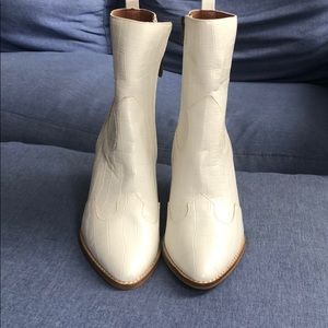 White western style bootie NWOT